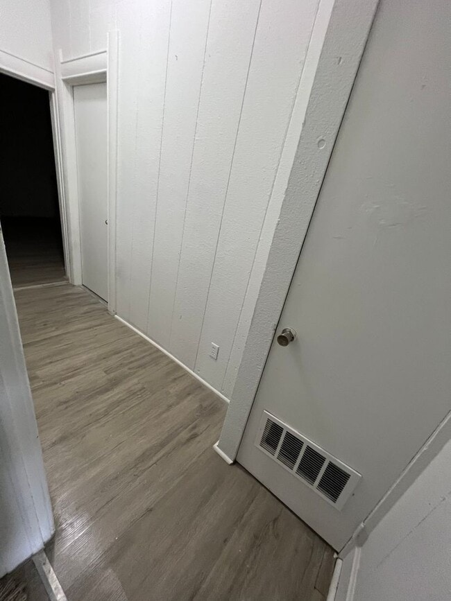 Building Photo - 3 bedroom 2 Bath $875