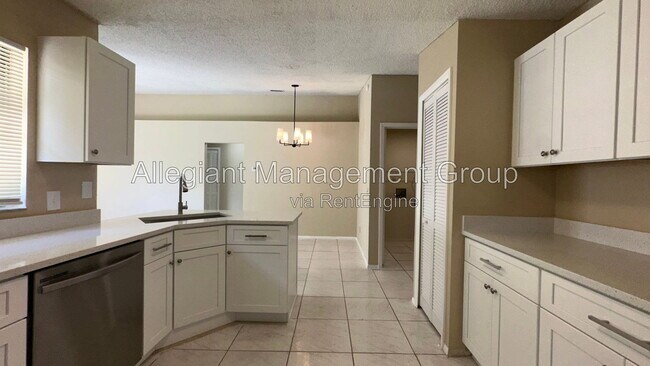 Building Photo - 7107 Blair Dr