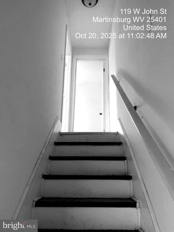 Building Photo - 113 W John St