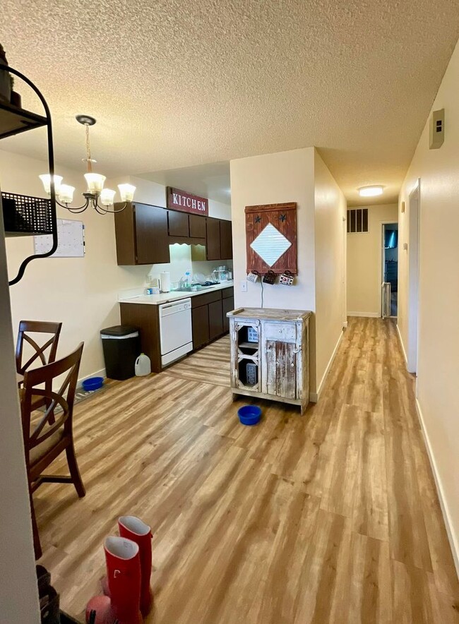Building Photo - Elks Duplex (ED)