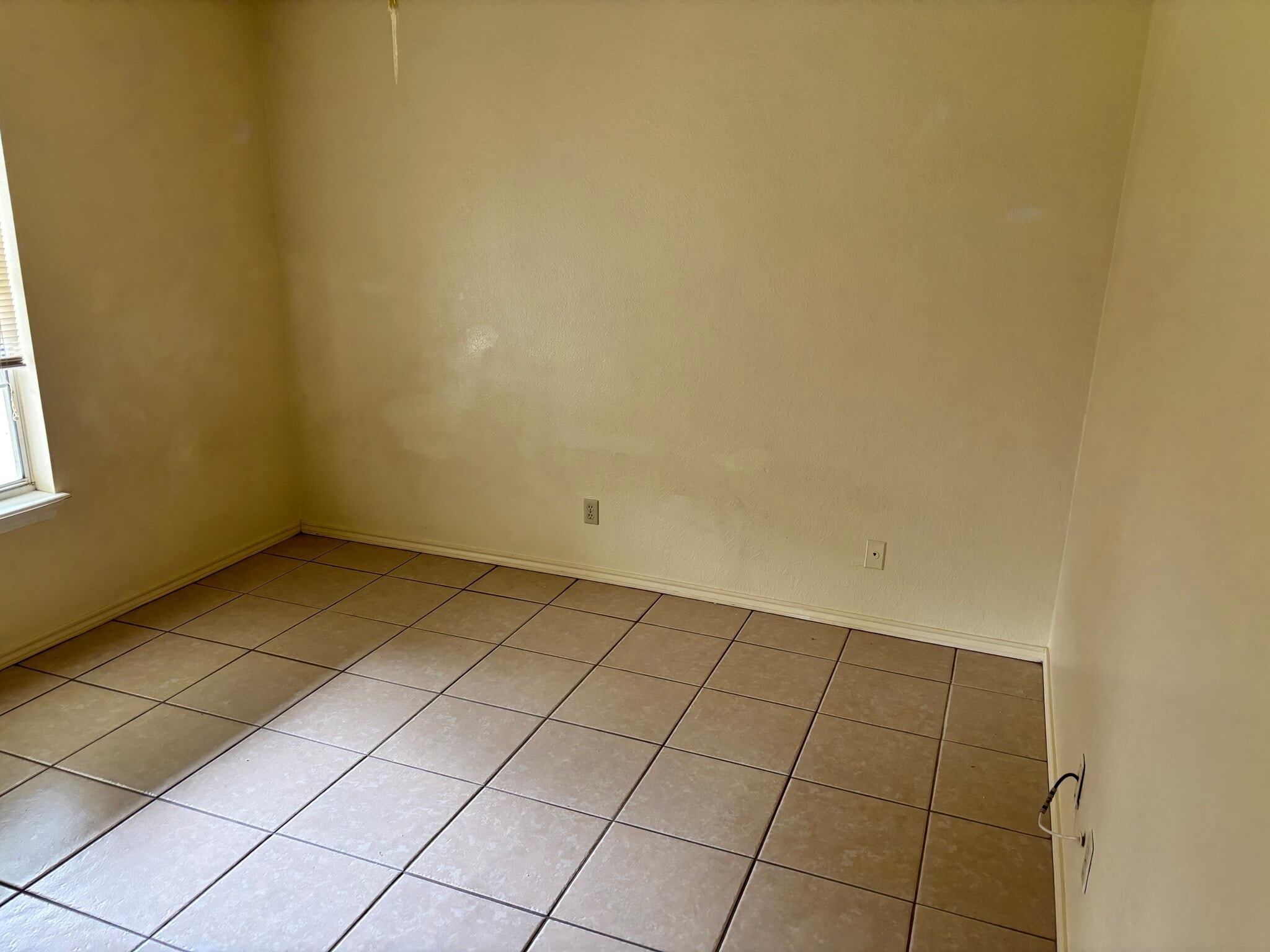 Building Photo - 310 Regency Ln