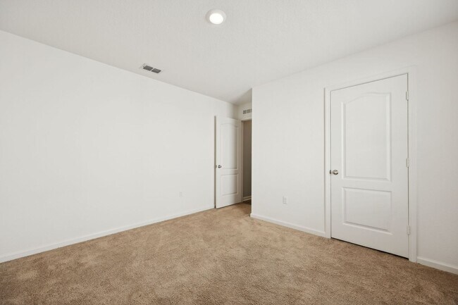 Building Photo - Adorable 3/2 in Lumber Creek