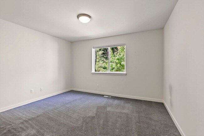 Building Photo - 2359 NE 150th St