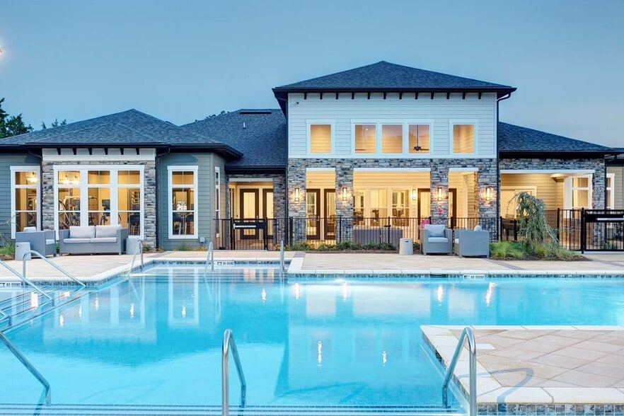 Primary Photo - Avery at Turkey Creek