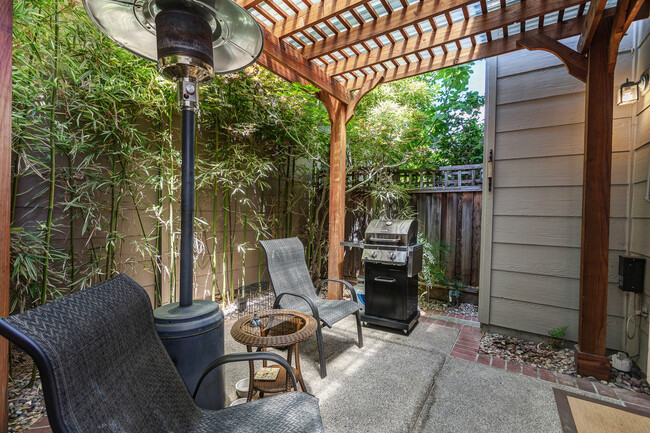 Building Photo - 1069 River Rock Lane