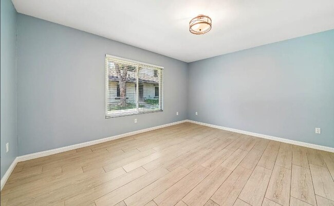 Building Photo - 1722 Aspen Village Way