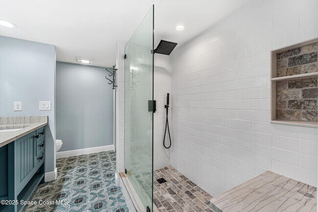 Building Photo - 995 N Hwy A1A