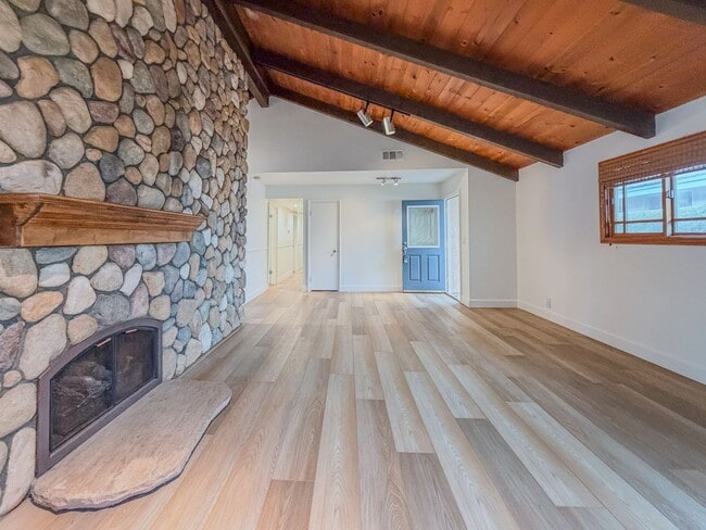 Building Photo - 5142 Sandpiper Way