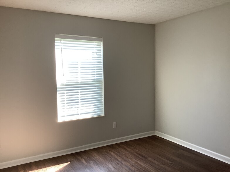 Building Photo - 295 Marjoram Dr