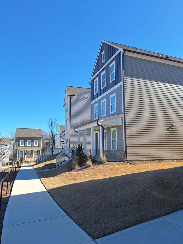 Left View - 2703 Stream Valley Ln NW