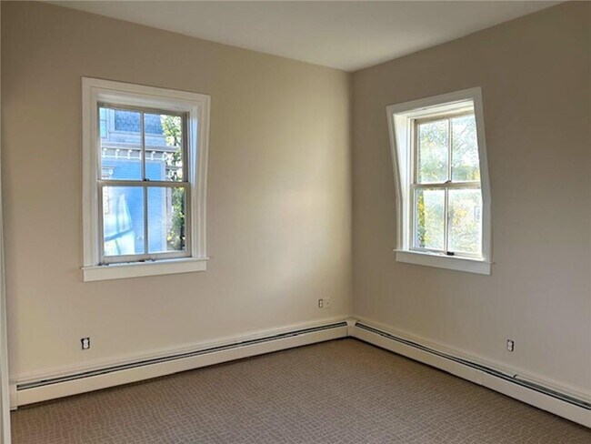 Building Photo - 52 Parkis Ave