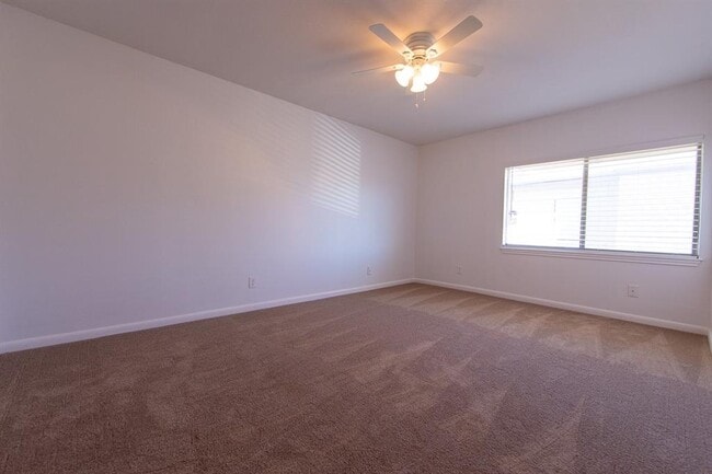 Building Photo - 5506 Grover Ave