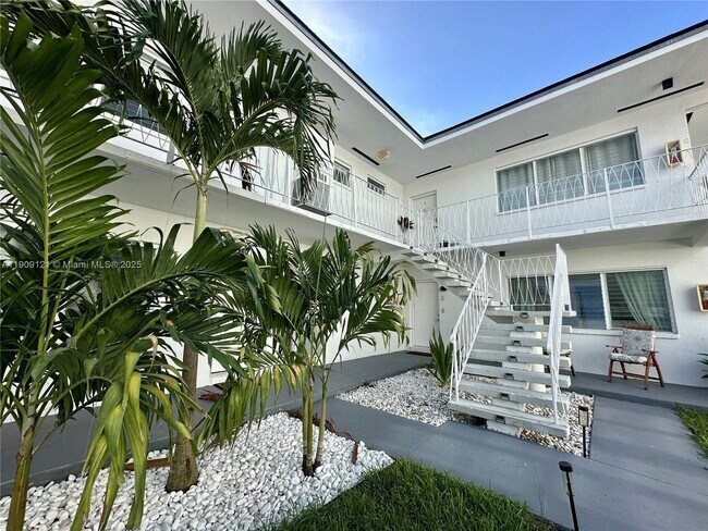 Building Photo - 1135 101st St