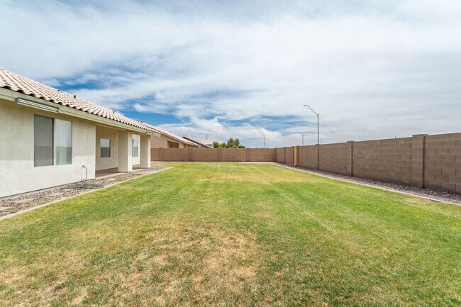 Building Photo - 3481 W 27th Ln