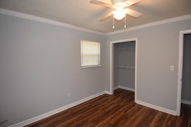 Building Photo - House for Rent