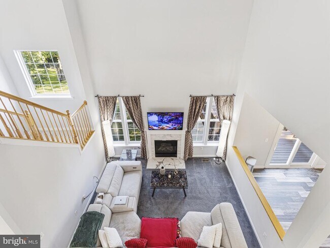 Building Photo - 45370 Barefoot Dr