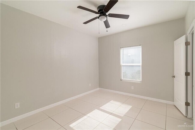 Building Photo - 309 W St Helena Ave