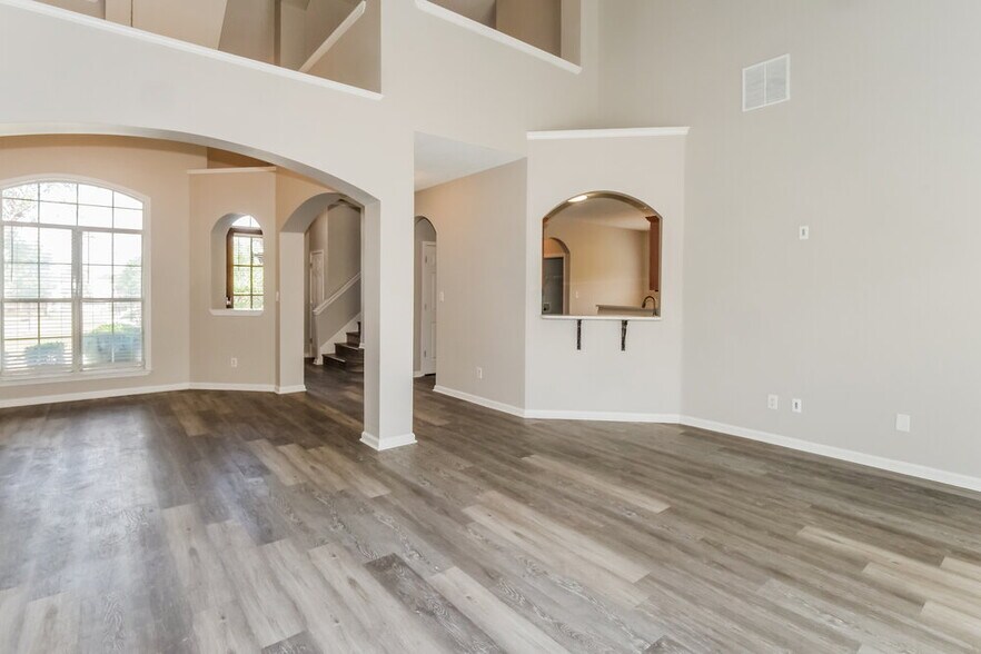 Building Photo - 1043 Averett Cove