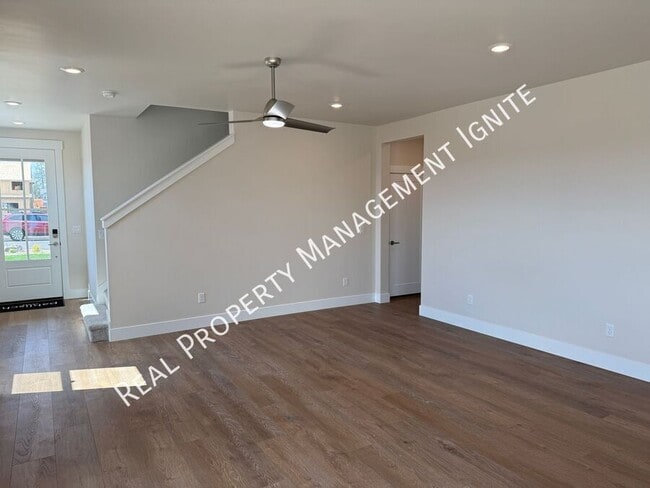 Building Photo - 60948 SE Apollo Pl