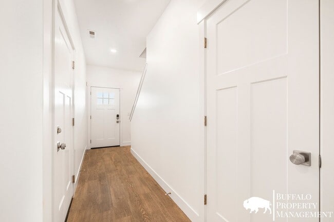 Building Photo - Beautiful brand new luxury 3 Bedroom 2.5 Bath townhouse!!