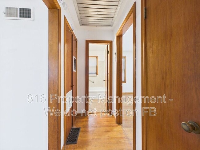 Building Photo - 11307 E 77th Terrace