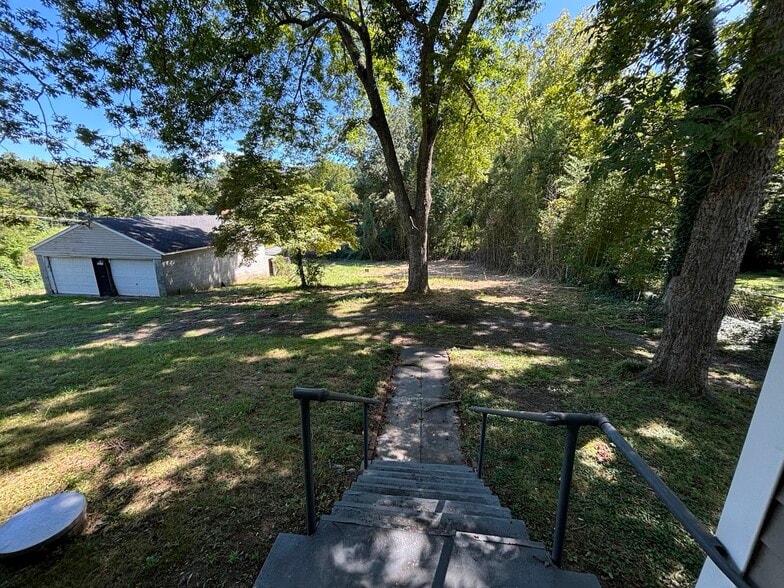 Building Photo - 2128 McKnight Mill Rd