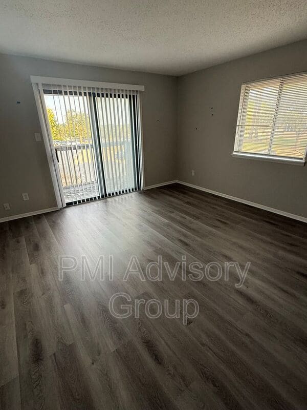 Building Photo - 3101 SW Macvicar Ave