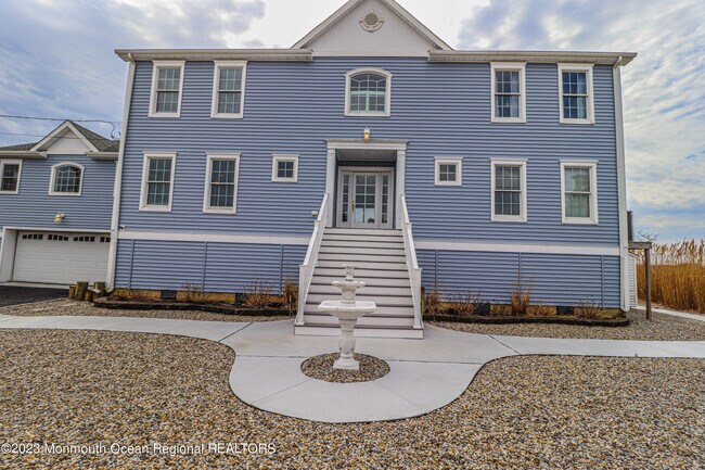 Building Photo - 1095 Island Dr