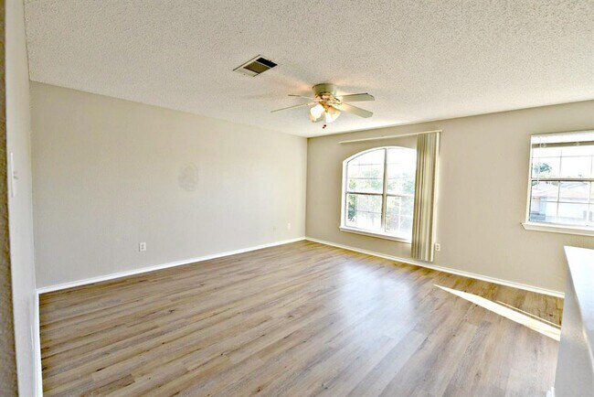 Building Photo - 511 Cripple Creek Rd