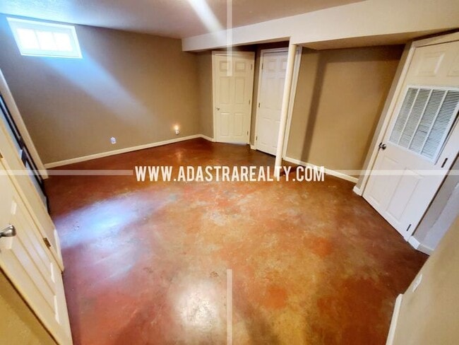 Building Photo - Beautiful Brookside Duplex-Available NOW!!