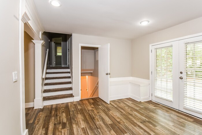 Building Photo - 5287 Chantilly Terrace