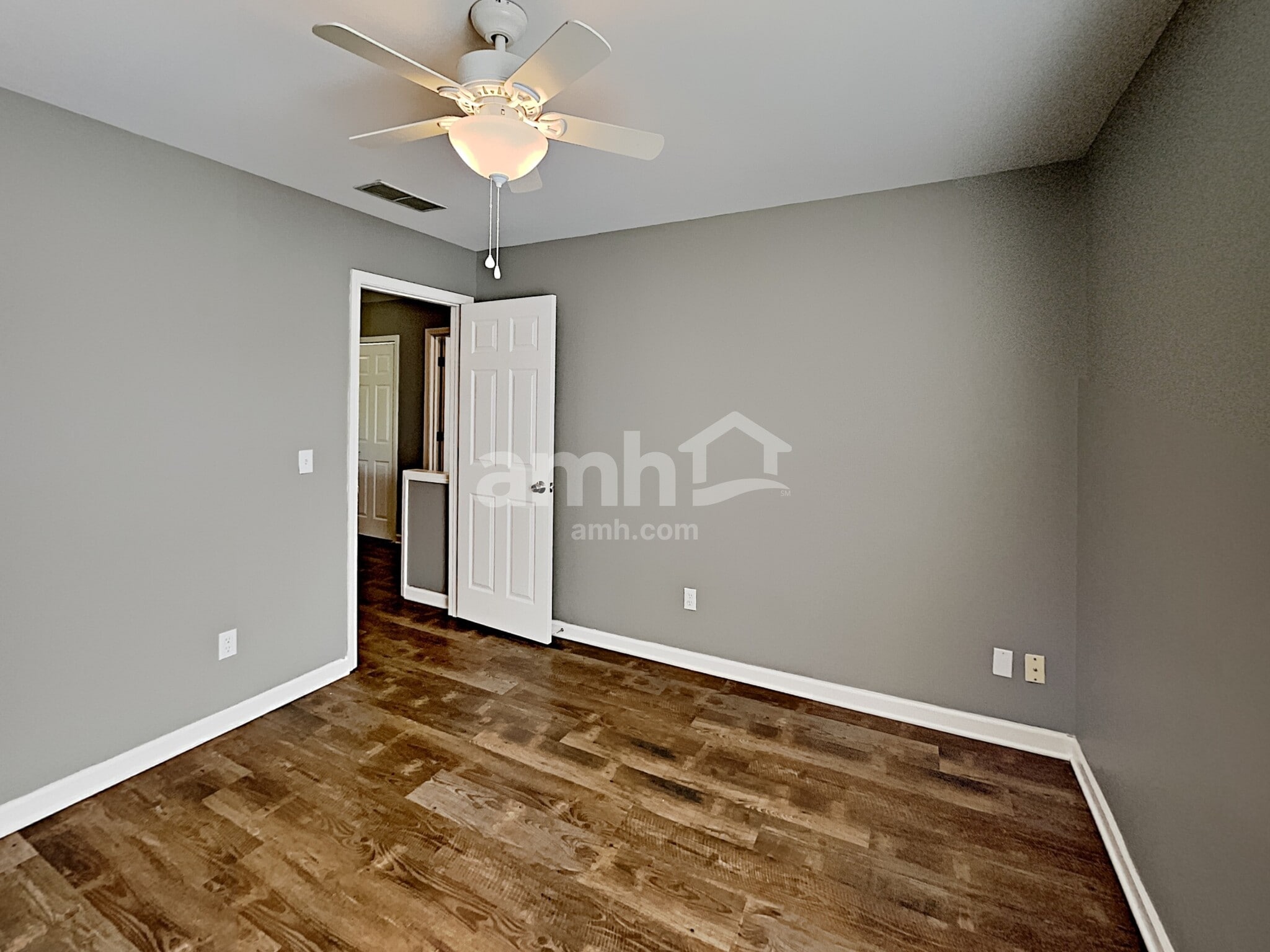 Building Photo - 2412 Newberry Ln