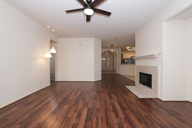 Building Photo - 7 N Regan Mead Cir