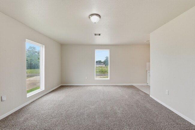 Building Photo - 303 Gans St