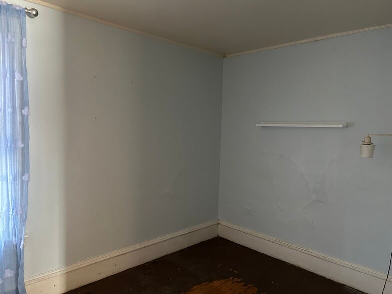 Building Photo - 92 Saint Louis St