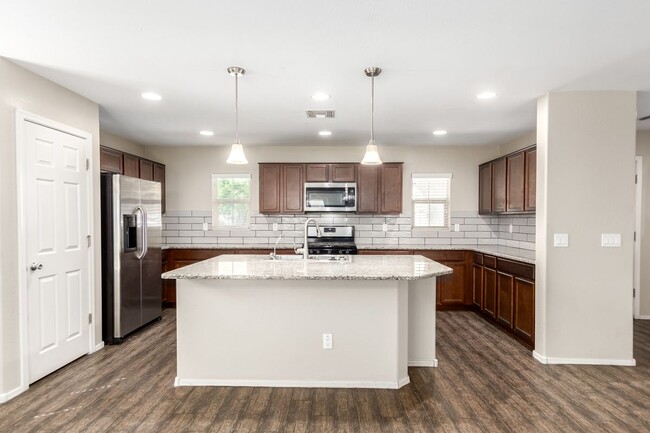Building Photo - 16355 W Latham St