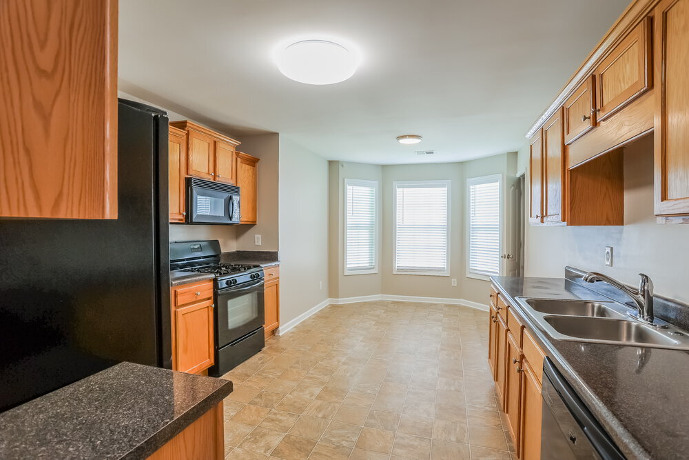 Building Photo - 4800 Mentmore Terrace