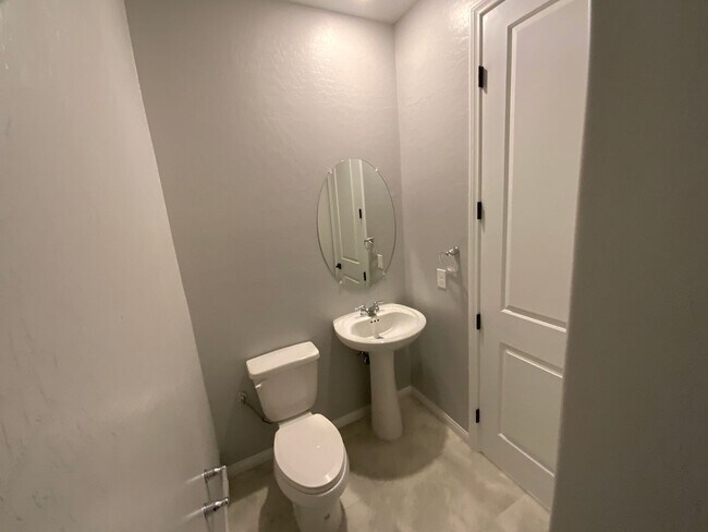 Building Photo - Townhouse in Summerlin North