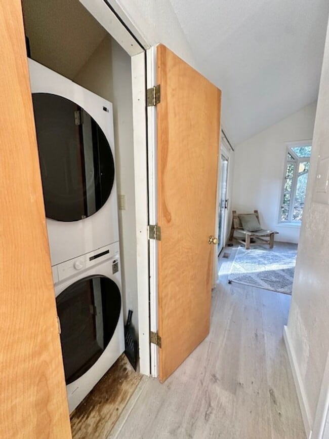 Building Photo - Mill Valley 1bd Serene Forest Cottage