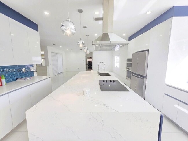 Building Photo - 16404 Diamond Head Dr