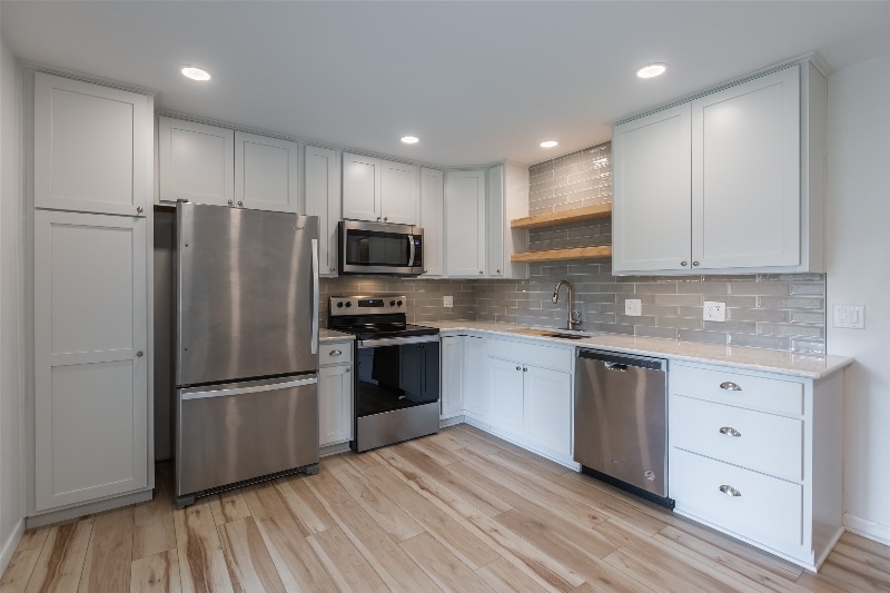 Building Photo - 213 Highland Dr