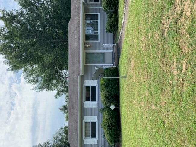 Building Photo - 432 Linden St