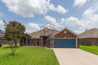 Building Photo - Beautifully renovated 5 Bedroom Home in Harker Heights!