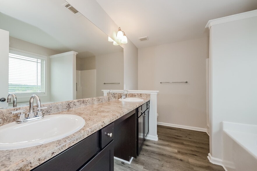 Building Photo - 1104 Jury Ct