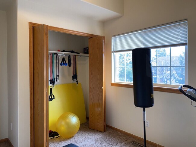 Building Photo - 906 Richmond Dr