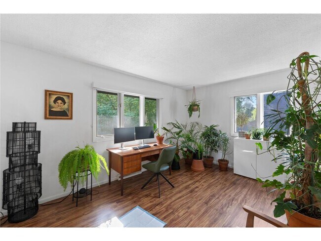 Building Photo - 4004 Upton Ave S