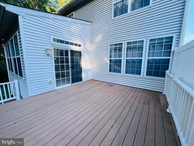 Building Photo - 115 Topaz Cir