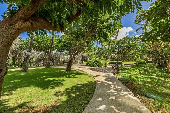 Building Photo - Fully Furnished Condo with the  Best Views and Amenities in Hawaii Kai