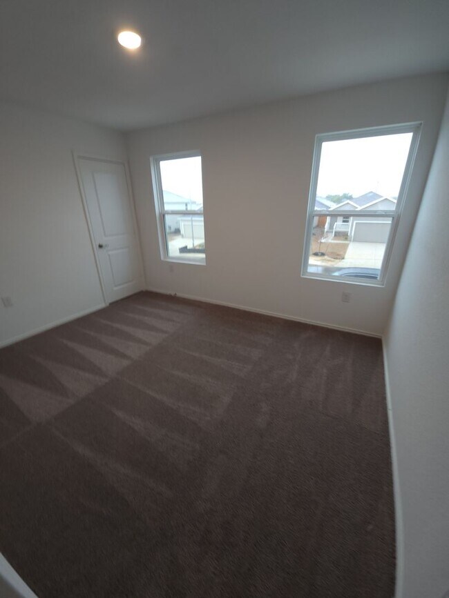 Building Photo - 1 Week Free rent Special! South Side of SA /VIDA community Brand New 4-bed, 2-bth home