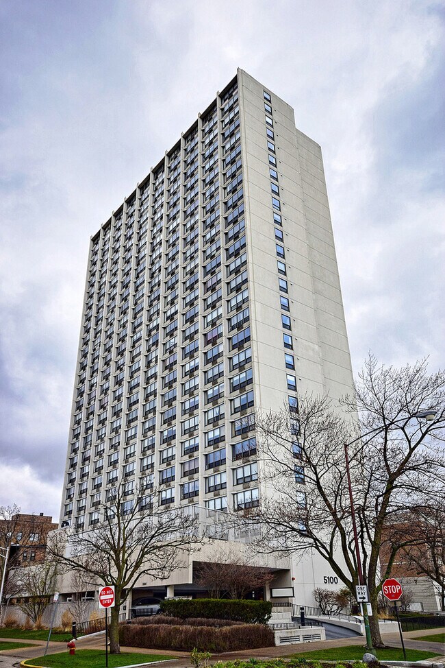 Building Photo - 5100 N Marine Dr